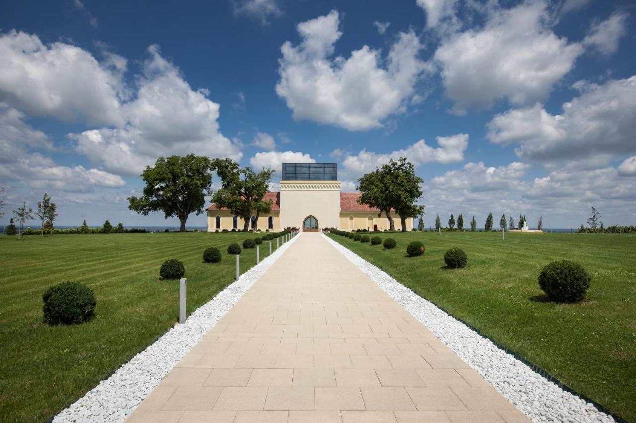 Ladanjsko Imanje Principovac Bed and Breakfast Ilok Exteriör bild